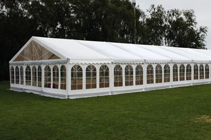 9 x 27 meter telt – ca. 204 til 243 personer